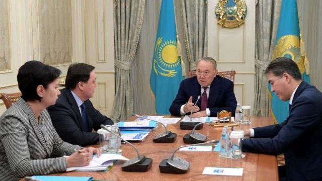 Нұрсұлтан Назарбаев: Көпбалалы отбасылар 1 сәуірден қалмай көмек алуы қажет