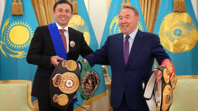 Танымал тұлғалар тұңғыш президентке не үшін алғыс айтып жатыр?