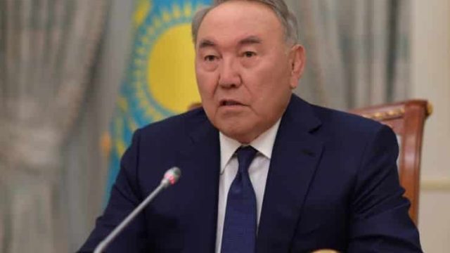 Алматыдағы ұшақ апаты. Нұрсұлтан Назарбаев қаза тапқандардың отбасына көңіл айтты
