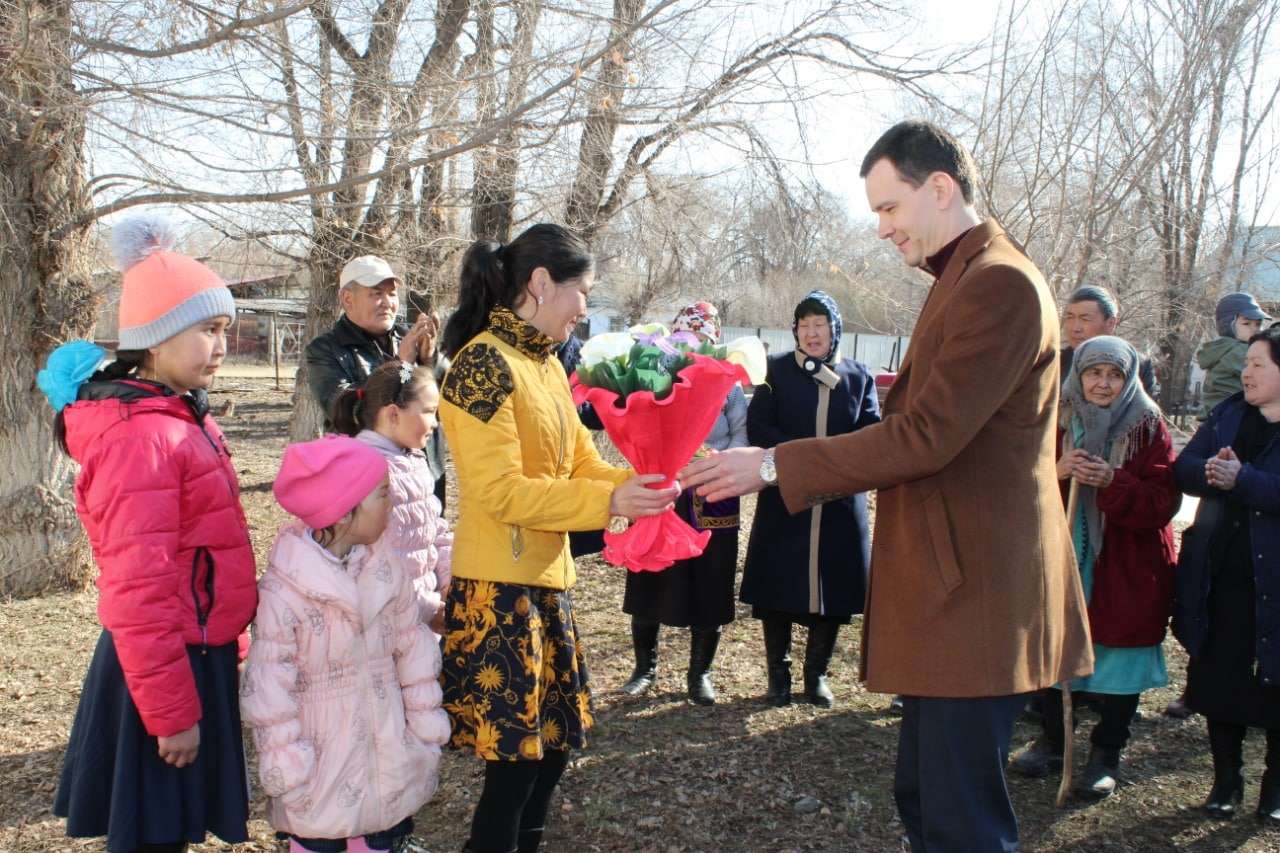 Алматы облысында кәсіпкерлер көпбалалы отбасыларға баспана алып берді