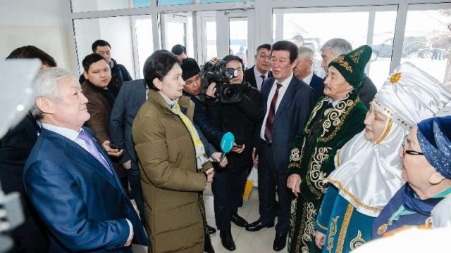Гүлшара Әбдіқалықова жұмыс берушілерді жалақыны кешіктірмеуге үндеді