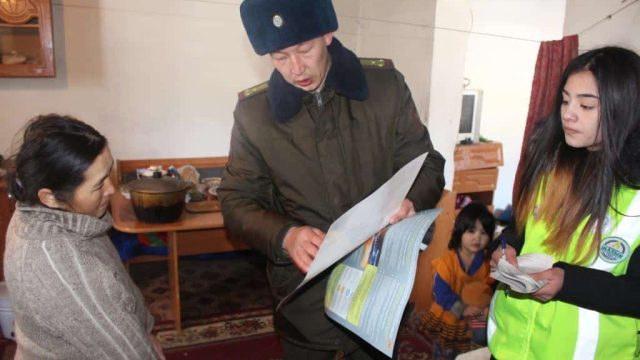 Алматы облысының ТЖД қызметкерлері жеке тұрғын үйлерді аралап жүр