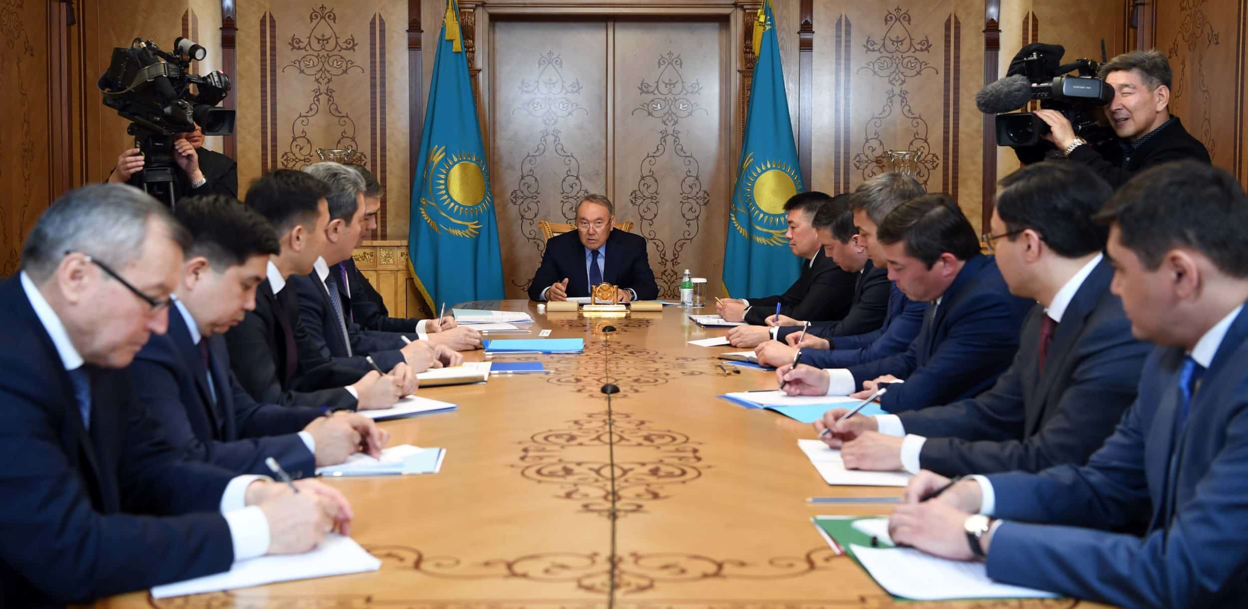 Нұрсұлтан Назарбаев кеңес өткізді Нұрсұлтан Назарбаев кеңес өткізді