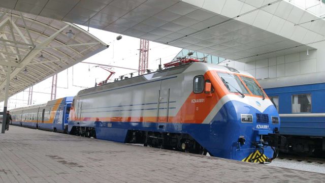 Теміржолда жолаушылар мен пойыздарға қандай шектеу қойылды?