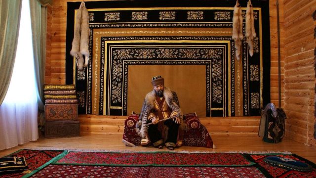 Ханнан халықтың күшті екенін Бекболат би Абылайға қалай түсіндірді?