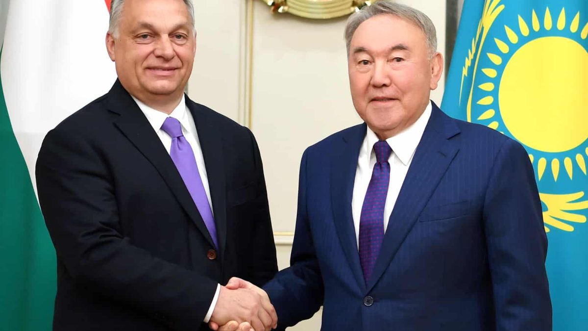 Нұрсұлтан Назарбаев Виктор Орбанмен кездесті