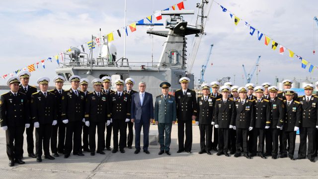 Қасым-Жомарт Тоқаев «Маңғыстау» зымыран-артиллерия кемесін көрді