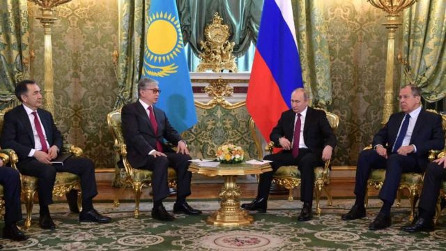 Қасым-Жомарт Тоқаев пен Владимир Путин келіссөз жүргізді