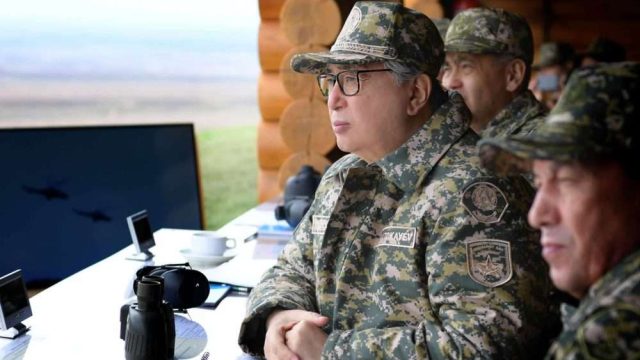 Қасым-Жомарт Тоқаев жаңа қолбасшыларды тағайындады