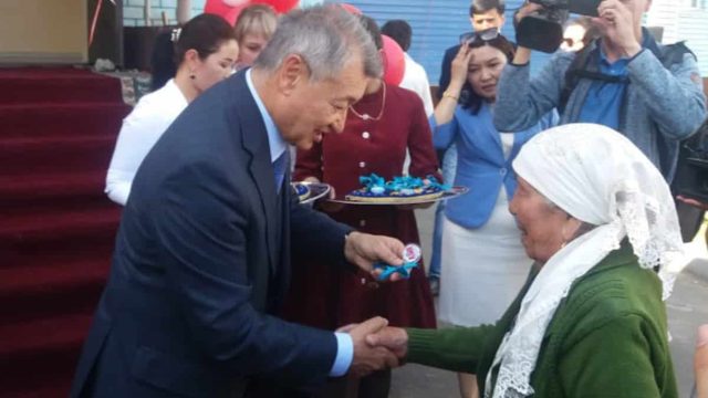 Семейде көпбалалы 45 отбасы баспаналы болды