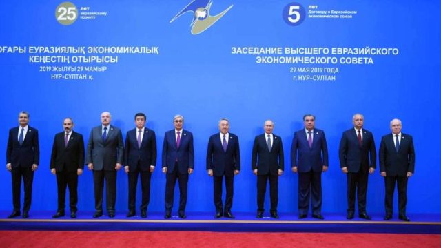 Нұрсұлтан Назарбаев ЕАЭО елдерін импортты азайтуға үндеді