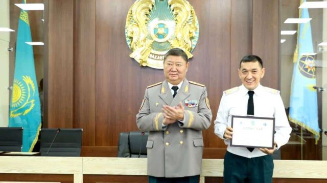 Алматыда полиция мен мемлекеттік қызметшілер күні аталып өтті
