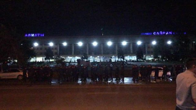 Алматыда түнде болған оқиғаға қатысты полиция мәлімдеме жасады