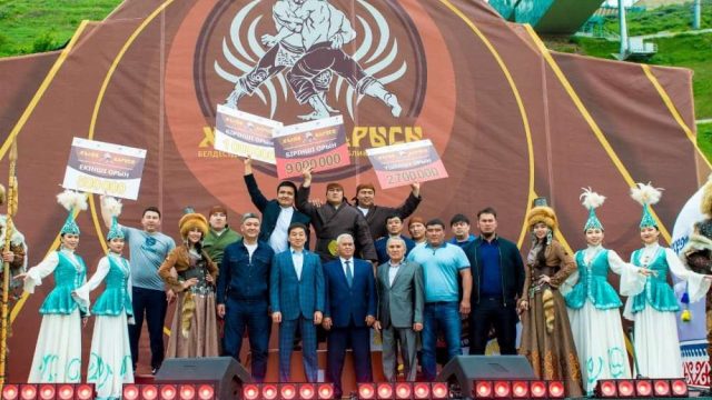 «Халық барысы-2019» жүлдесін алматылық Дәурен Нұралинов иеленді