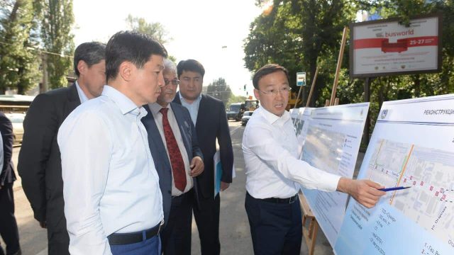 Бауыржан Байбек қала көшелерінің құрылысын тексерді