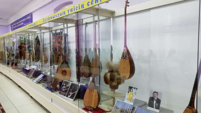Семейде «Домбыра дастан» көрмесі өтті