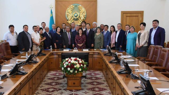 Бақытжан Сағынтаев Қоғамдық кеңеспен жиын өткізді