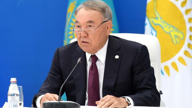 Нұрсұлтан Назарбаев кезектен тыс сайлау туралы жауап берді