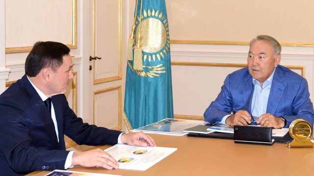 Нұрсұлтан Назарбаев Ақмола облысының әкімімен кездесті