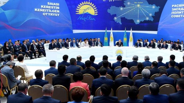 БАҚ, бюджет, халық. Nur Otan саяси кеңесі отырысында не айтылды?