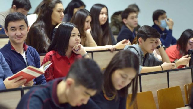 Алматыда 102 бала жоғары білім берудің қосымша грантын иеленді