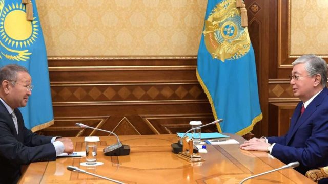Қасым-Жомарт Тоқаев археолог Зейнолла Самашевпен кездесті