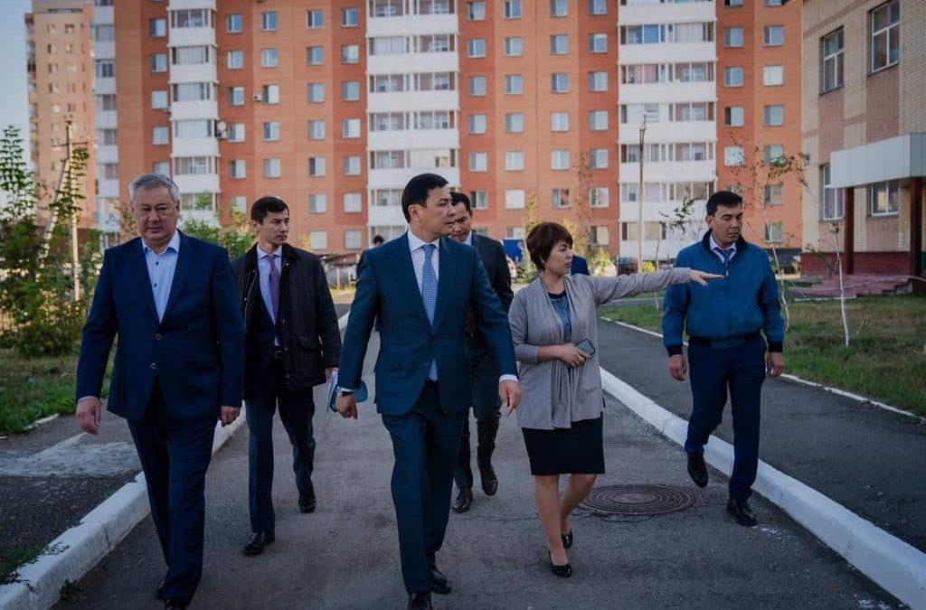 Алтай Көлгінов 2 мектеп аумағындағы құрылысты көрді