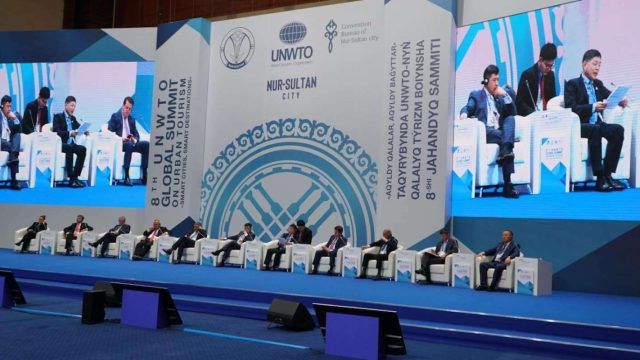 Асқар Мамин VIII жаһандық саммиттің ашылуына қатысты