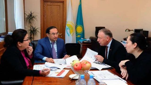 Алматыда қаланың жедел жәрдем қызметін модернизациялау мәселесі талқыланды