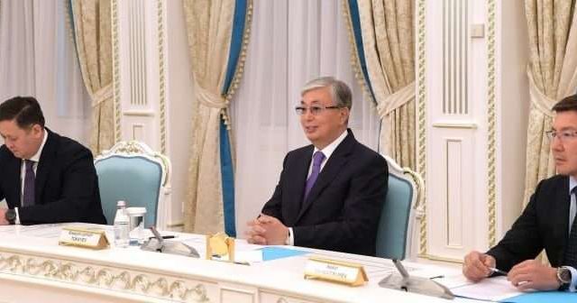 Президент Сингапурдың аға министрі Тео Чи Хинмен кездесті