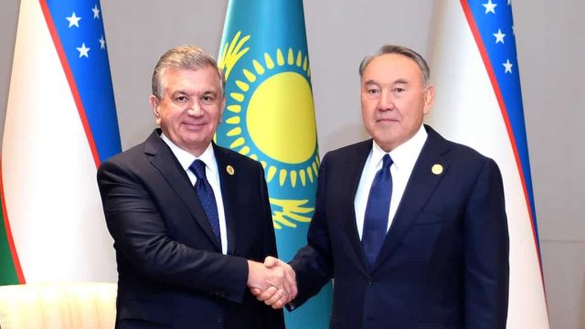 Нұрсұлтан Назарбаев Шавкат Мирзиеевпен кездесті
