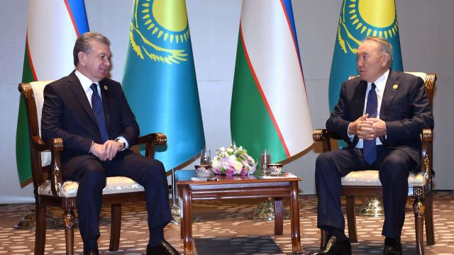 Нұрсұлтан Назарбаев Өзбекстан президентімен сөйлесті