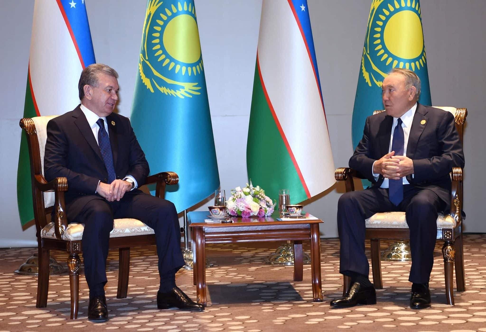 Нұрсұлтан Назарбаев Өзбекстан президентімен сөйлесті