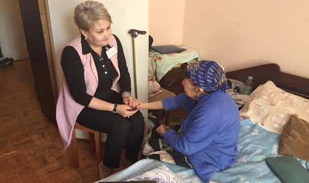 Дәрігерлер қарттардың үйіне барып медициналық қызмет көрсетті