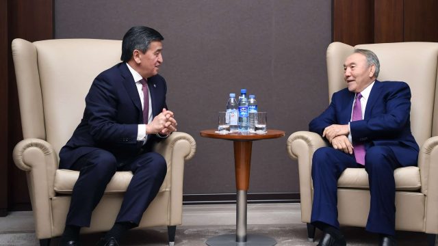Нұрсұлтан Назарбаев Ильхам Әлиевпен және Сооронбай Жээнбековпен кездесті