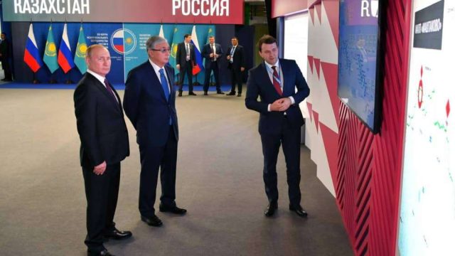 Владимир Путин Қазақстан Президентіне ерекше шахмат сыйлады