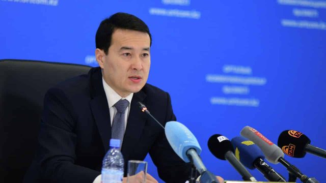 Әлихан Смайылов: Бензин мен дизель отынының бағасын көтеруге мәжбүрміз