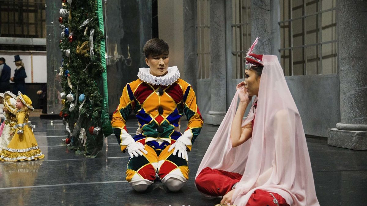 Балет артистері