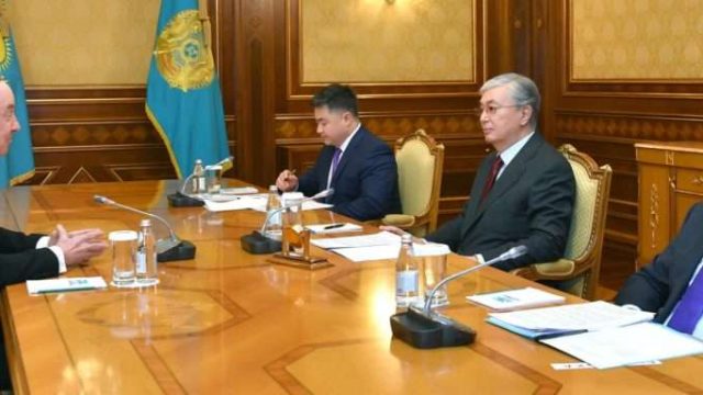 Қасым-Жомарт Тоқаев әуе билетін арзандату мәселесін көтерді