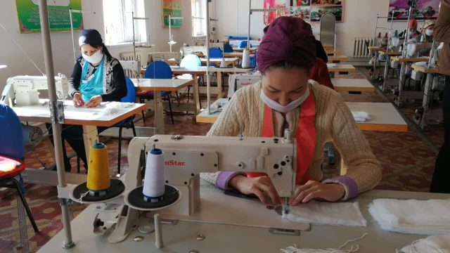 Қызылордада қолдан бетперде тігуден челлендж жүріп жатыр