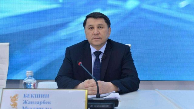 Жандарбек Бекшин Алматының бас санитар дәрігері болды