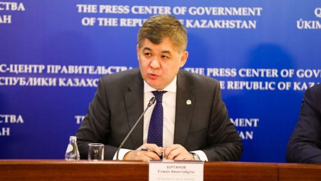 «Нағыз батырсыздар»: министр медицина мамандарына сөз арнады