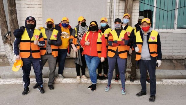 Волонтерлар 164 отбасына азық-түлік себетін таратты