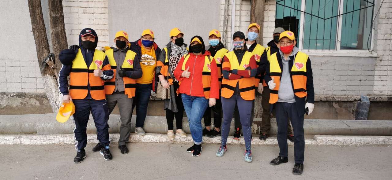 Волонтерлар 164 отбасына азық-түлік себетін таратты
