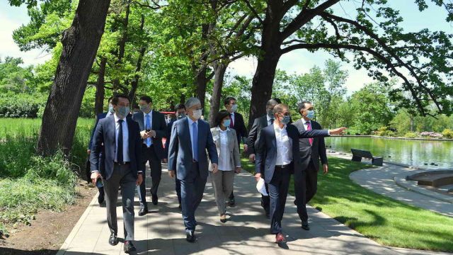 Қасым-Жомарт Тоқаев: Ботаника бағы — жастық шағын Алматыда өткізгендер үшін танымал жер