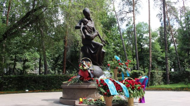 «Ашаршылық құрбандарына тағзым етуге арнайы күн белгіленуі керек»