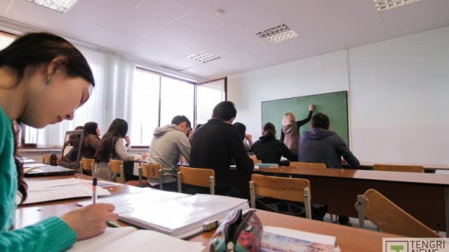 Университет оқытушыларының жалақысы өседі
