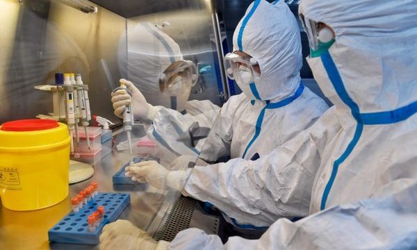 Атырауда үш күнде 400-ден астам білім саласы қызметкері екпе алды