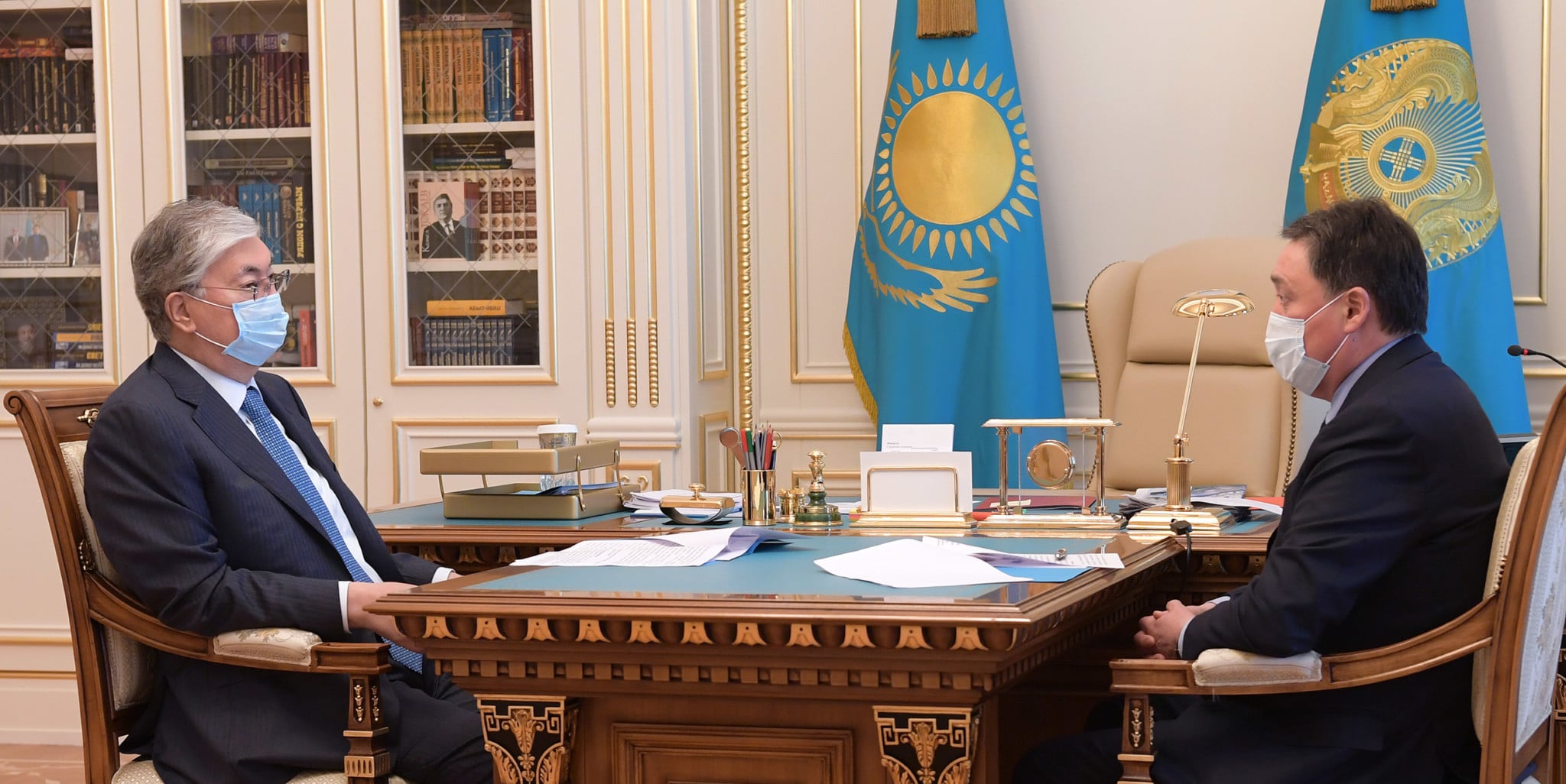 Президент Асқар Маминмен карантинді жеңілдету туралы әңгімелесті