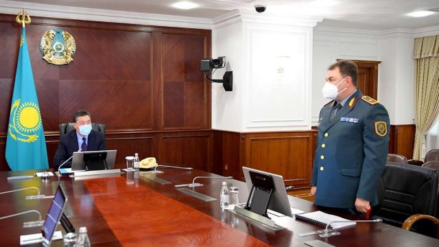 Асқар Мамин Төтенше жағдайлар министрлігі ұжымына Юрий Ильинді таныстырды